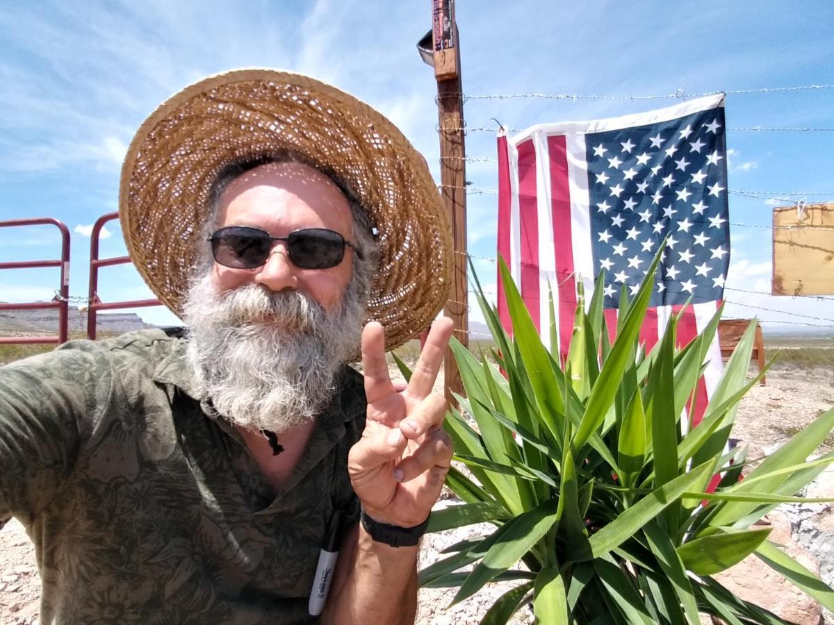 Camping At Desert Gardens Oasis At Lobo, Texas Van Horn Bagian luar foto